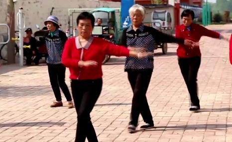 广场舞大爷大妈的养老江湖藏着你想不到的热闹