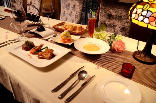 刀叉间的风味旅程：解码西餐的多元世界