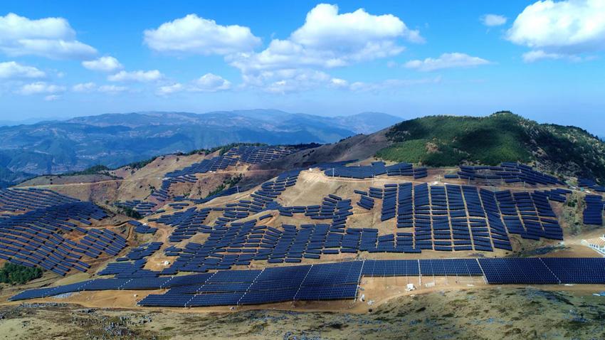 光伏：从阳光到电流的能源革命之路