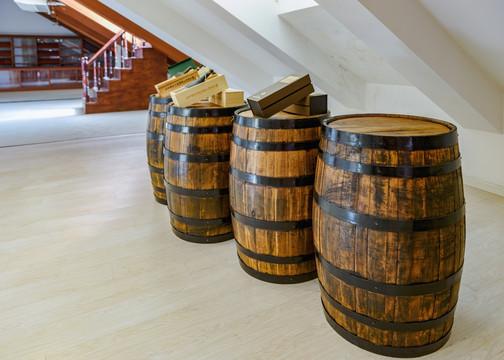 橡木桶里的时光诗行