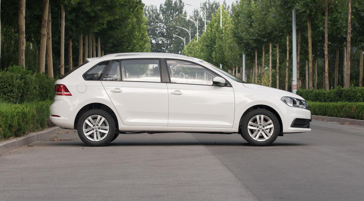 引擎轰鸣里的岁月情书