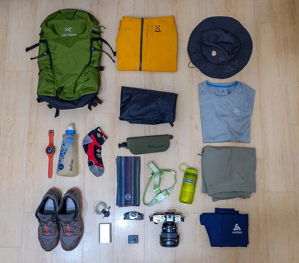 行囊里的晨昏，脚步下的江湖