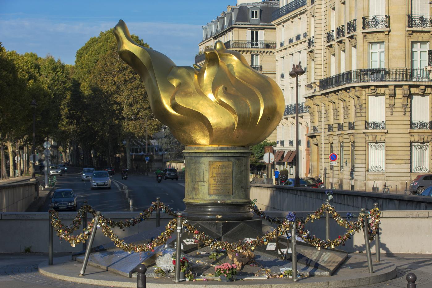 奢侈品：时光淬炼的生活诗学