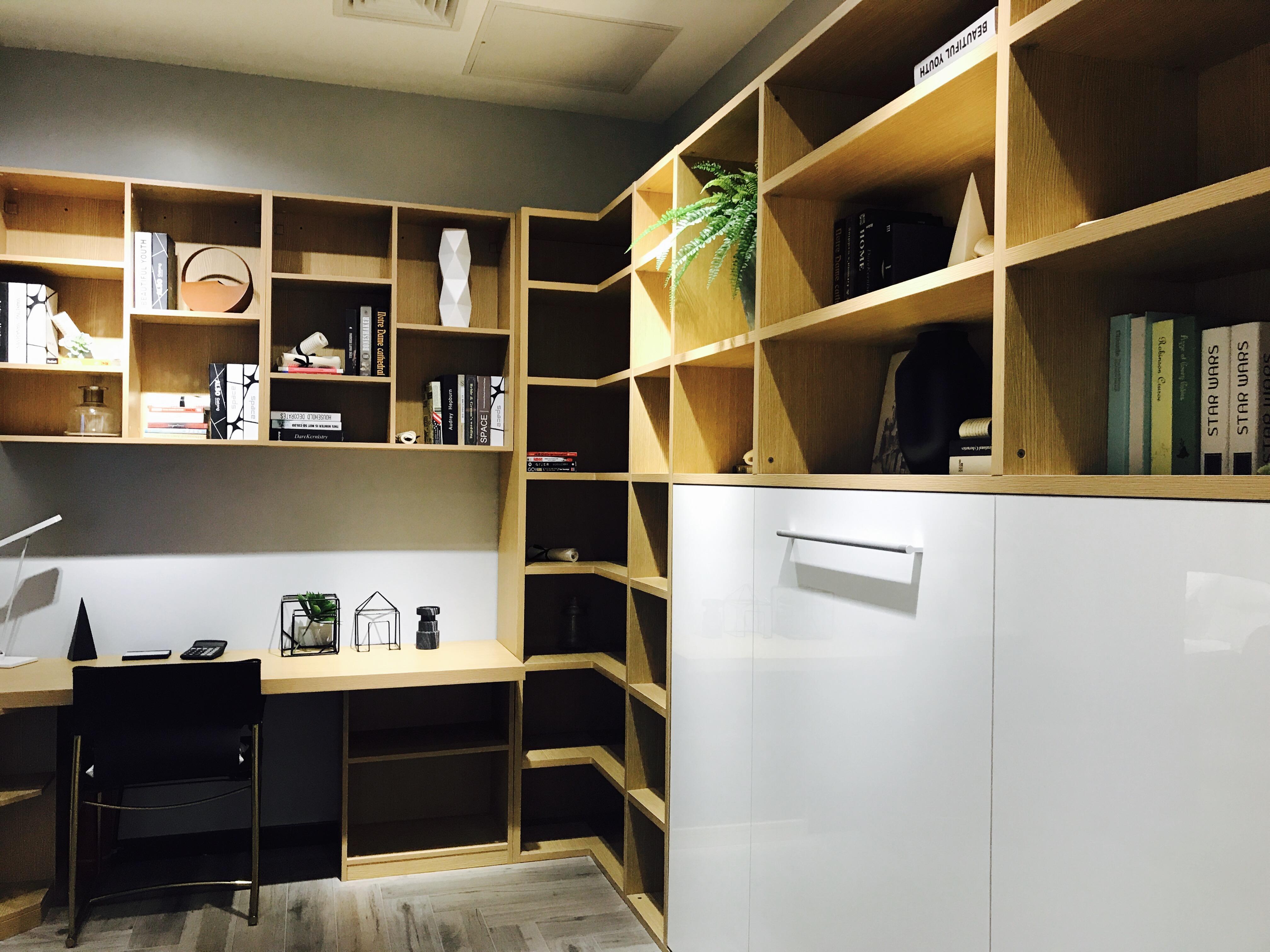 格子间里的微光：那些藏在职场褶皱里的成长轨迹