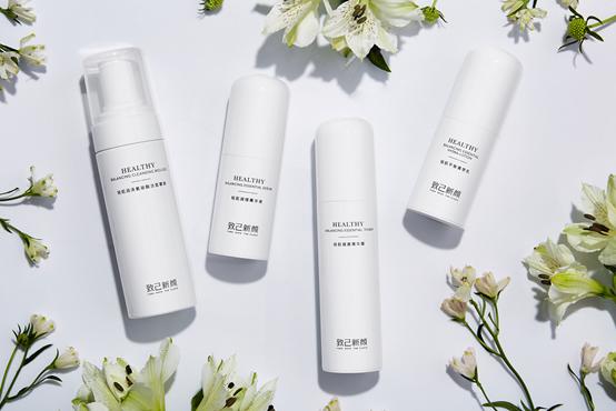 一、敏感肌适合用含酒精的护肤品吗?