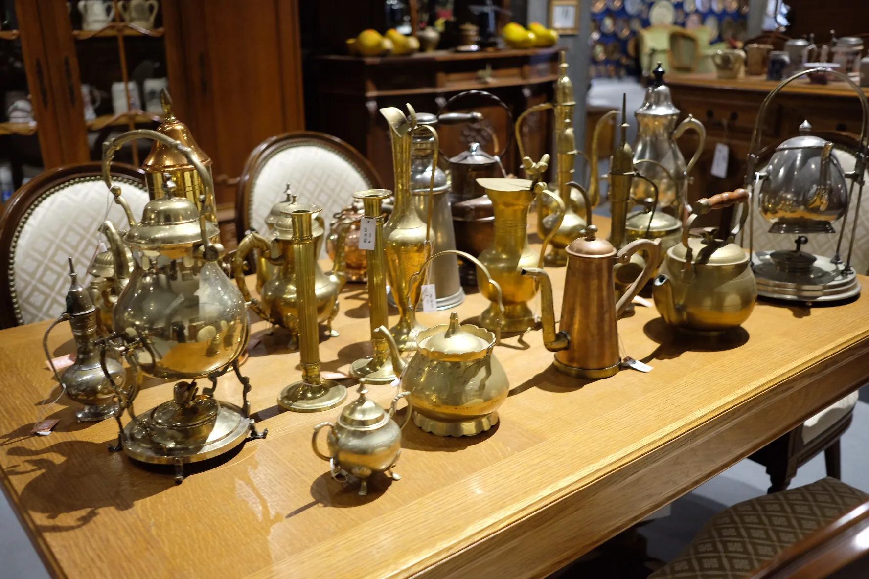 旧物仓里的时光褶皱