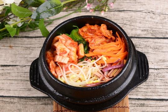 石锅与泡菜里的人间烟火