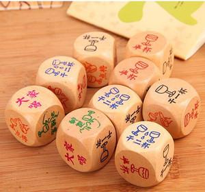 木质骰子滚过桌面时，我们接住了时光的碎片