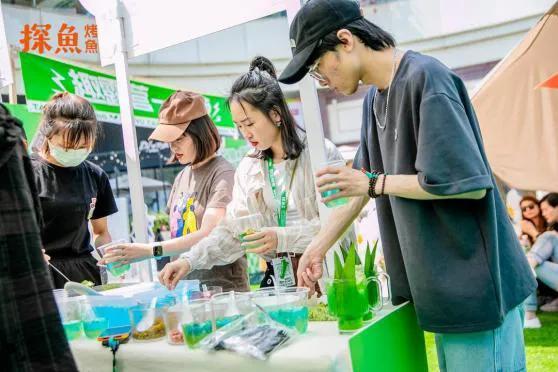 指尖上的烟火江湖：外卖平台如何重构我们的生活图景