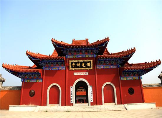 檐角的风，佛前的香