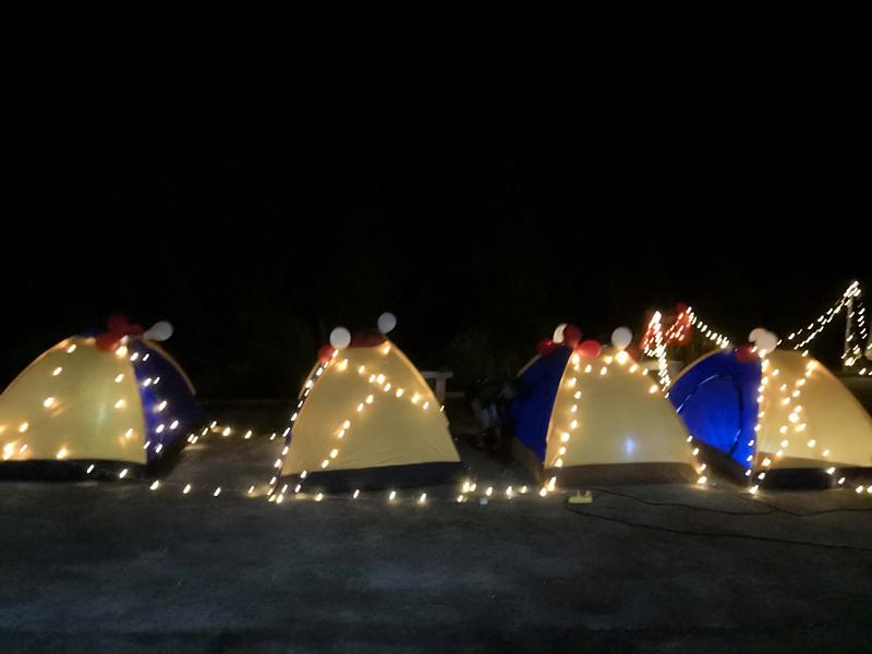 星光缀满帐篷时，我们都成了大地的孩子