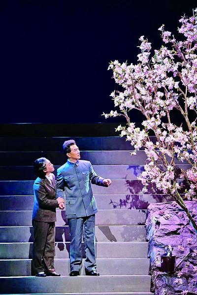 咏叹调：舞台褶皱里的灵魂独白