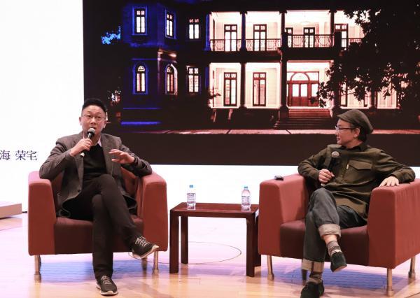 从街头幽默到舞台盛宴：脱口秀艺术的多维透视与时代回响