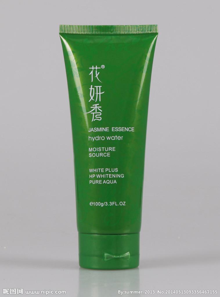 洁面乳：藏在梳妆台上的肌肤守护者