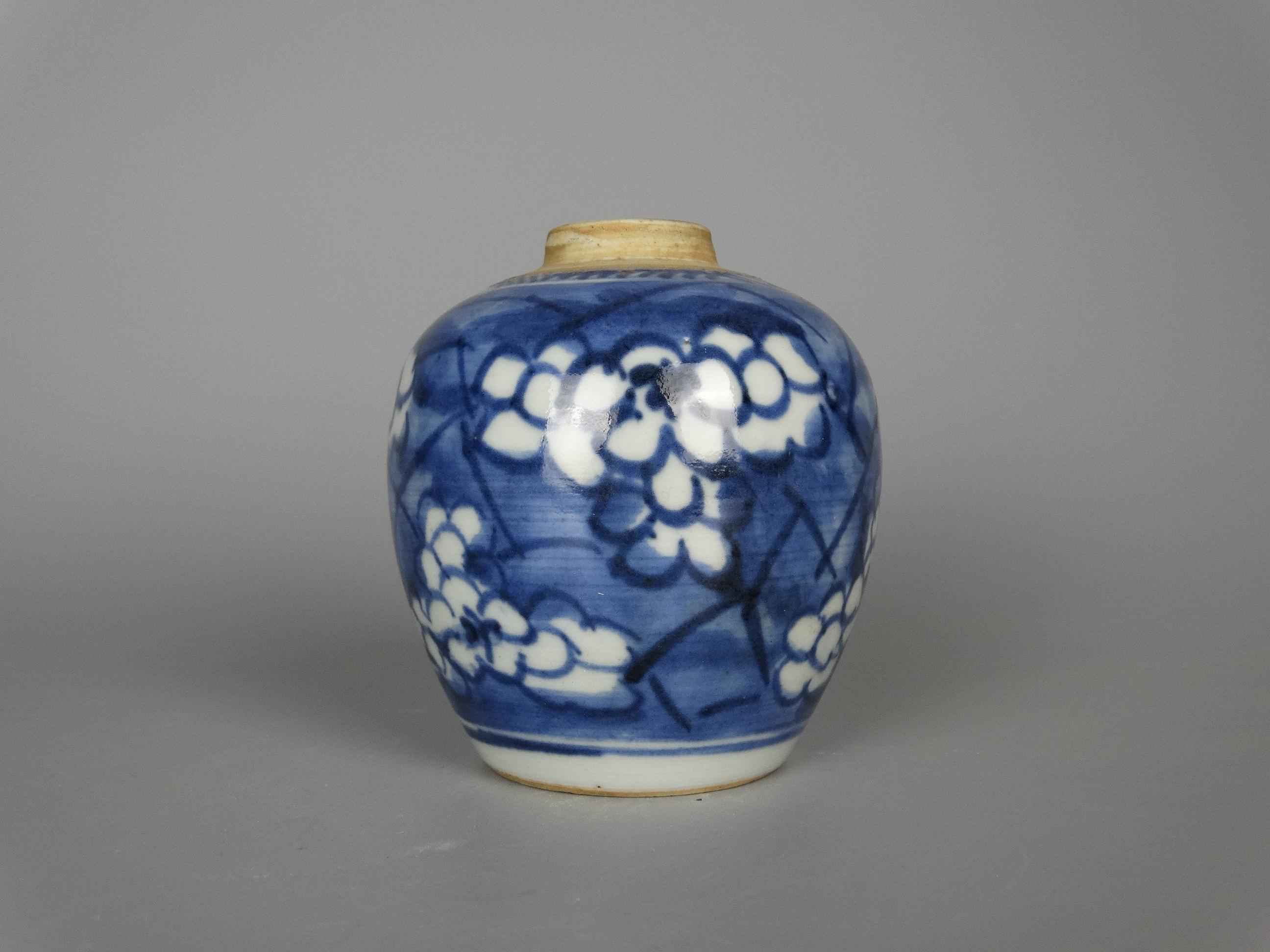 斑驳铜锈里的光阴絮语：那些藏在古董里的人间故事