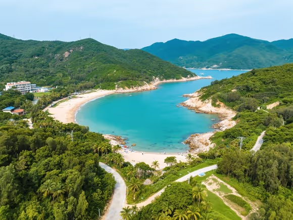 广东鹤岗哪里好玩的