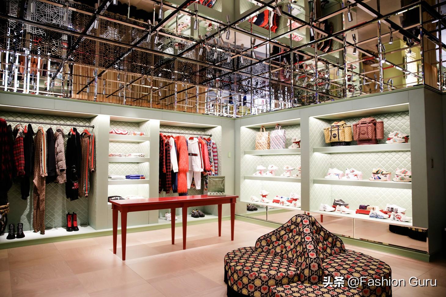 霓虹褶皱外：潮流品牌如何用解构主义重构青年衣橱