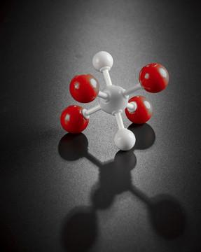 分子的交响：化学如何编织世界的物质诗篇