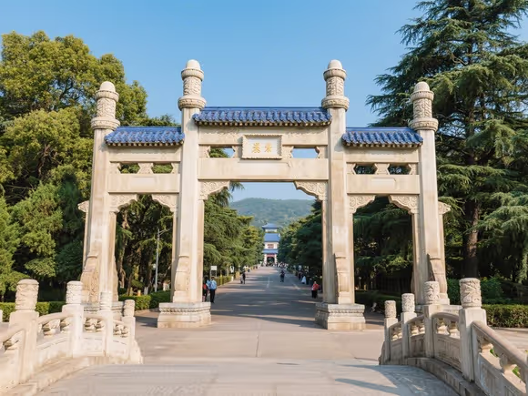 入门参观景点是什么意思