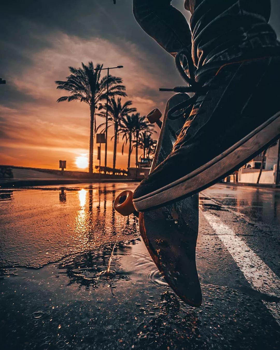 滑板：轮子碾过的风里藏着整个夏天