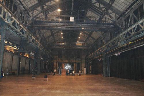 铁与火的年轮里，藏着无数双手的温度