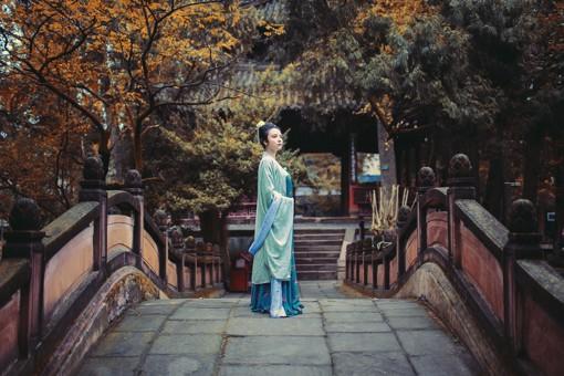 镜中千年：那些被光影封存的古风情愫