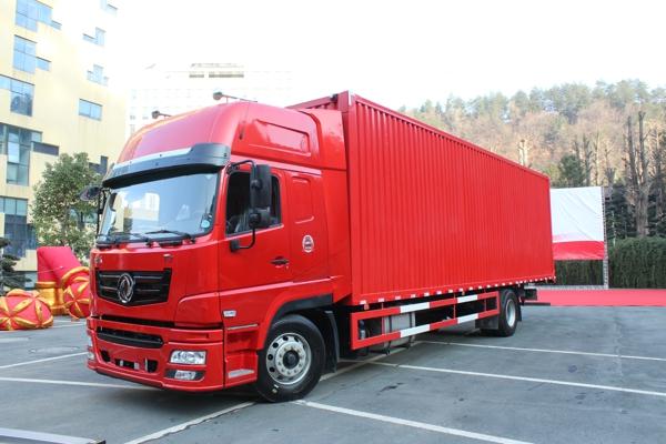 物流配送：穿梭在城市脉络里的温暖接力