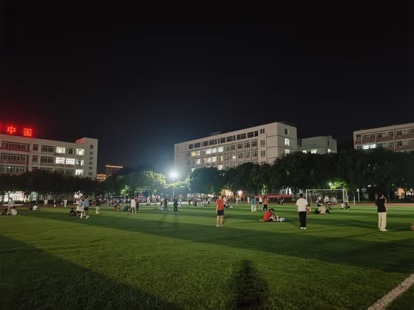 贺州学院晚上哪里好玩