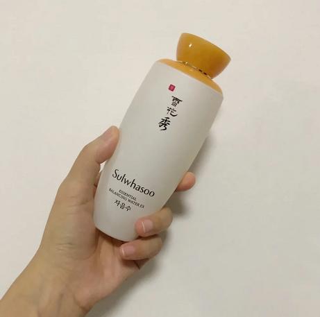 爽肤水:皮肤界的 “快乐水”,藏着多少不为人知的秘密?