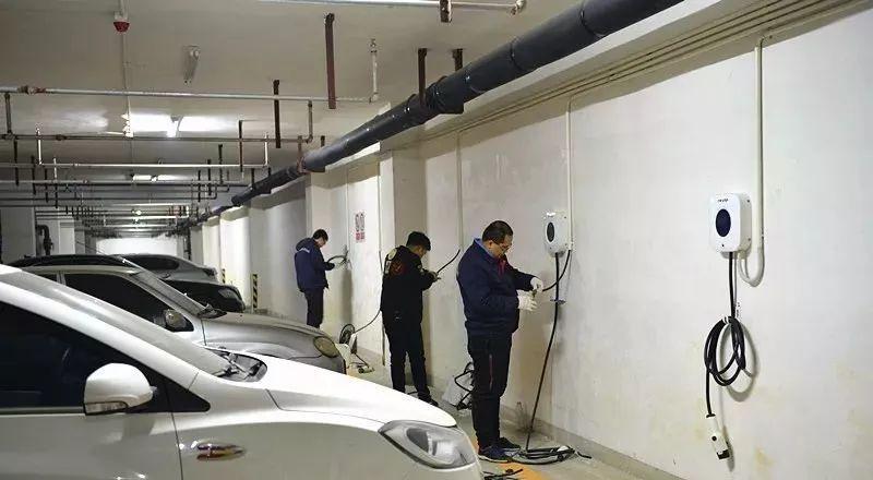 充电桩建设的现实困境与破局路径：从供需失衡到体系重构