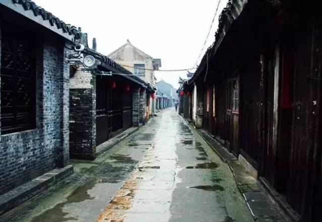 巷弄里的时光褶皱