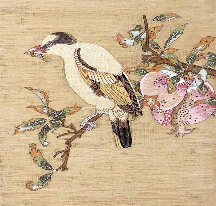 缂丝：穿梭千年的丝绸织金术