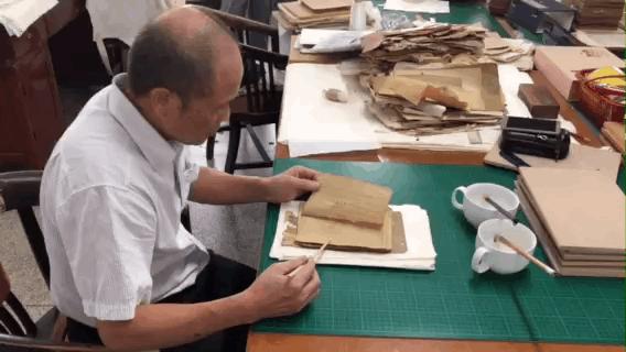 指尖上的千年：古籍修复师的坚守与传承