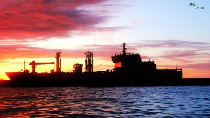 {"type":"load_by_key","key":"banner_image_0","image_type":"search"}