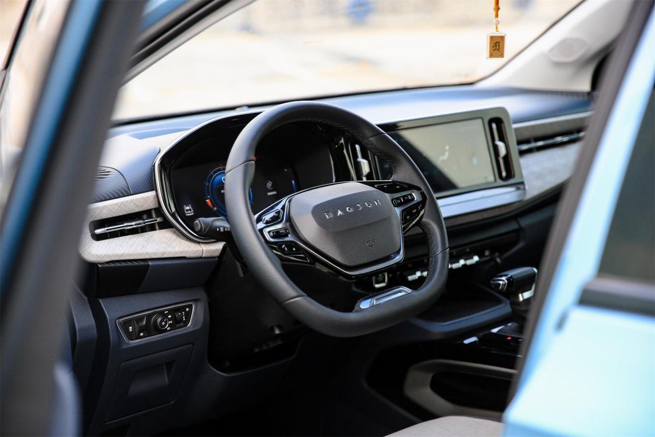 开了半年带辅助驾驶的车，我终于明白它为啥能让老司机真香