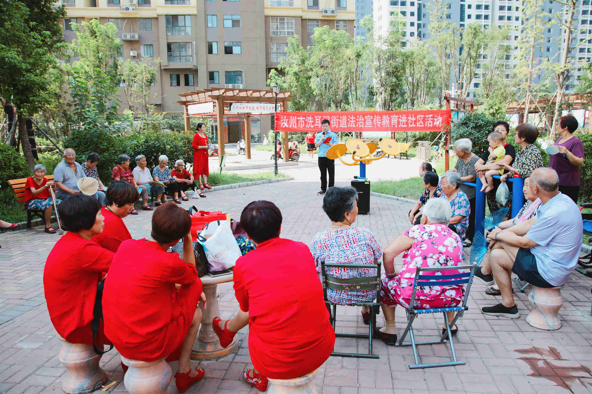 指尖上的暖光：藏在智慧里的社区温度