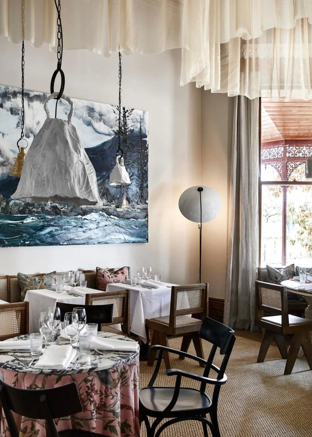 网红餐厅:流量盛宴下的味觉博弈