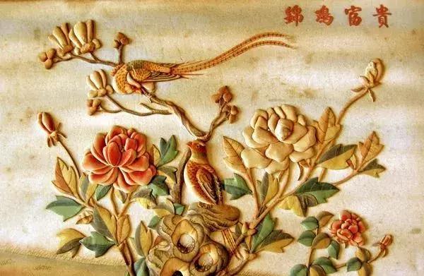 丝路织梦：千年丝绸的经纬传奇