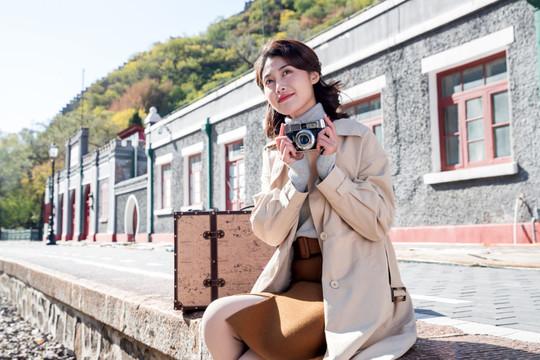 旧时光的褶皱里，藏着复古风的温度