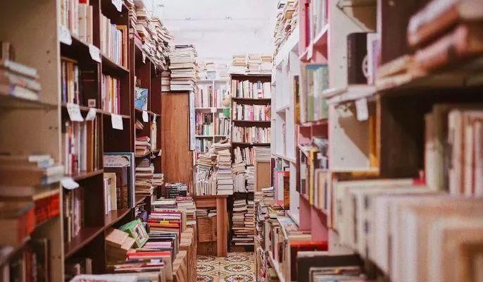 街角的时光褶皱：城市旧书店记事