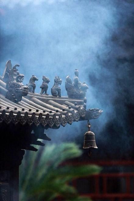 檐下的风铃与未寄出的信