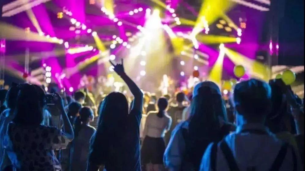 音符织就的狂欢版图：音乐节里藏着的多维世界