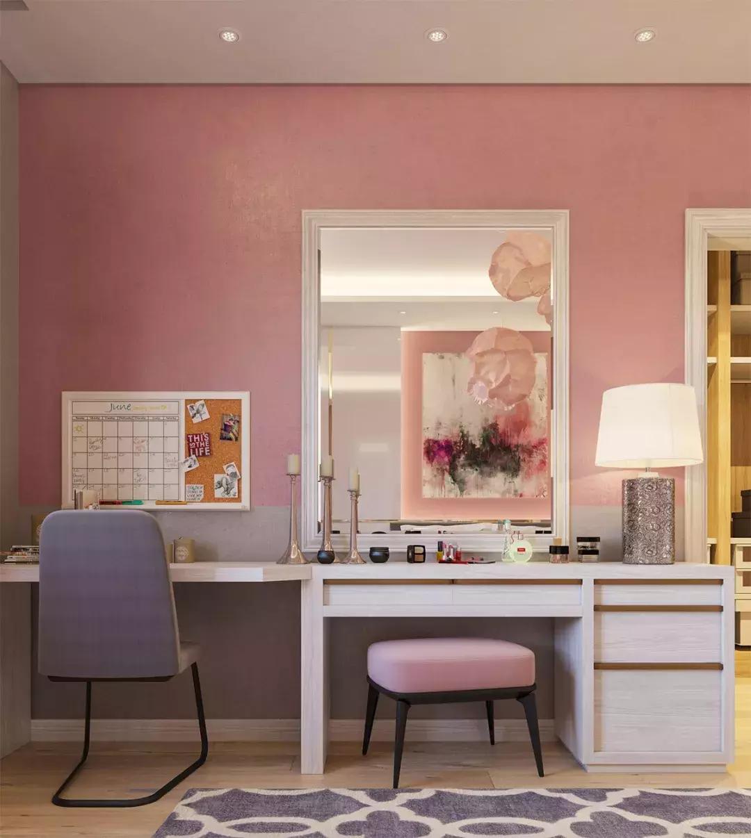 梳妆台的时光机：那些与瓶瓶罐罐共生的温柔岁月